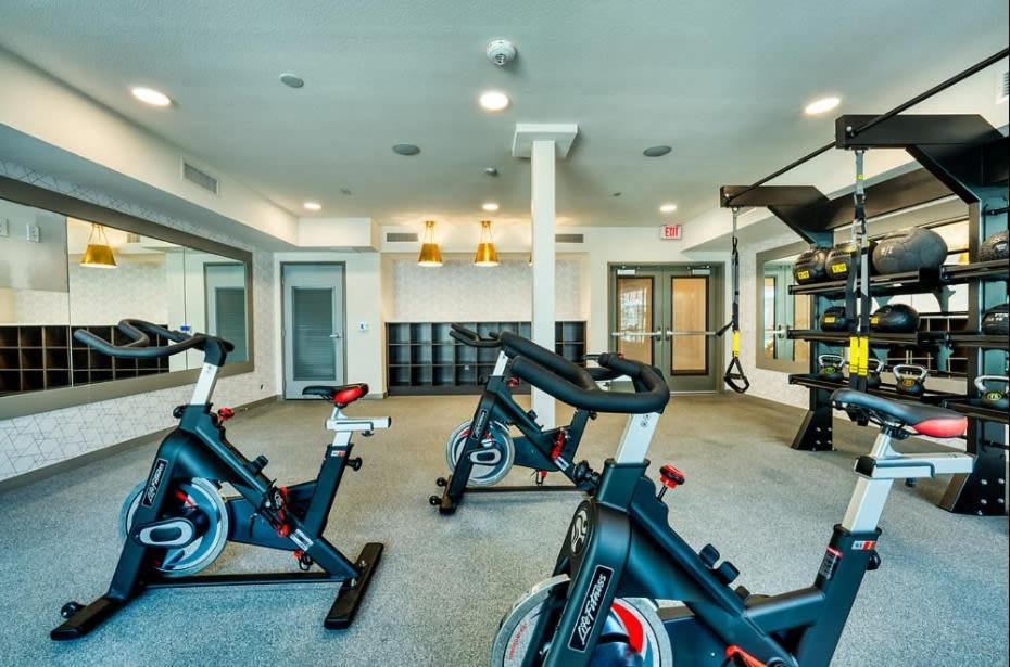פיניקס Cozysuites Phx Roro Gym, Pool, Pets, Parking! #9 מראה חיצוני תמונה
